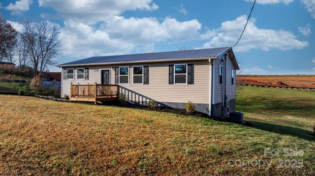 4647 16th Street NE, Hickory, NC 28601