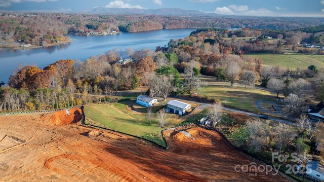 4647 16th Street NE, Hickory, NC 28601