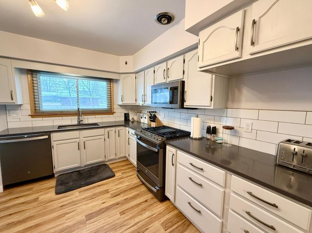 551 6th Street NE, Valley City, ND 58072