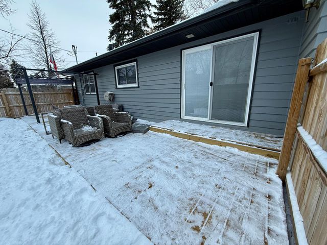 551 6th Street NE, Valley City, ND 58072