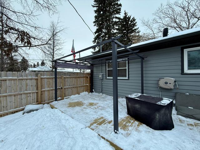 551 6th Street NE, Valley City, ND 58072