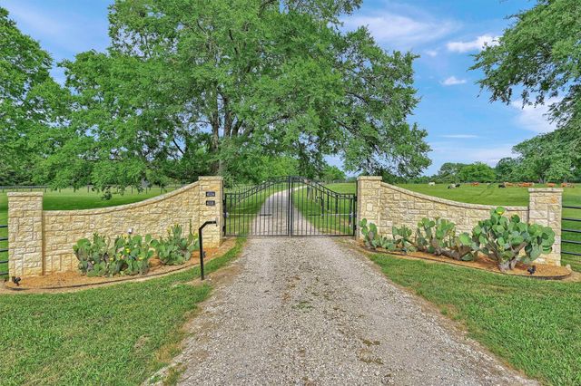 4034 Farm To Market 2645, Savoy, TX 75479