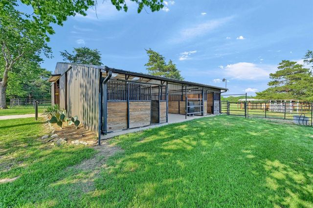 4034 Farm To Market 2645, Savoy, TX 75479