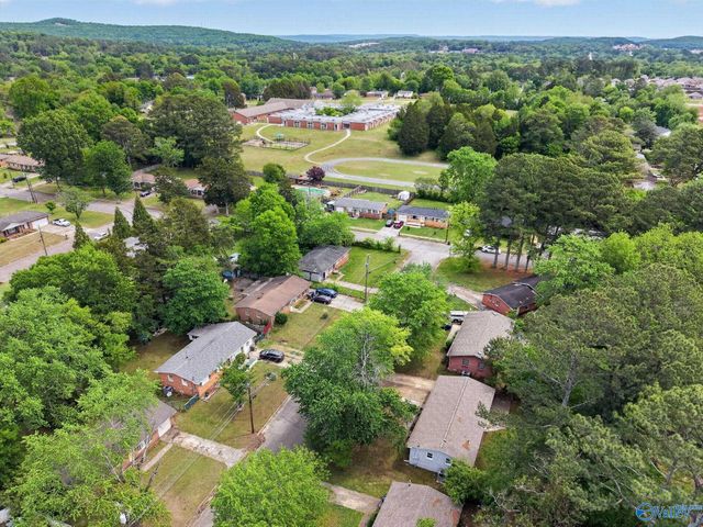 4805 Doyce Lane NW, Huntsville, AL 35810