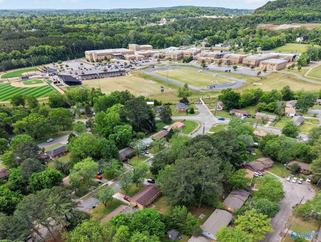 4805 Doyce Lane NW, Huntsville, AL 35810