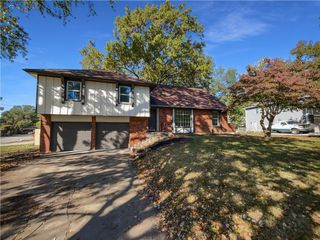 9432 Carter Drive, Overland Park, KS 66212