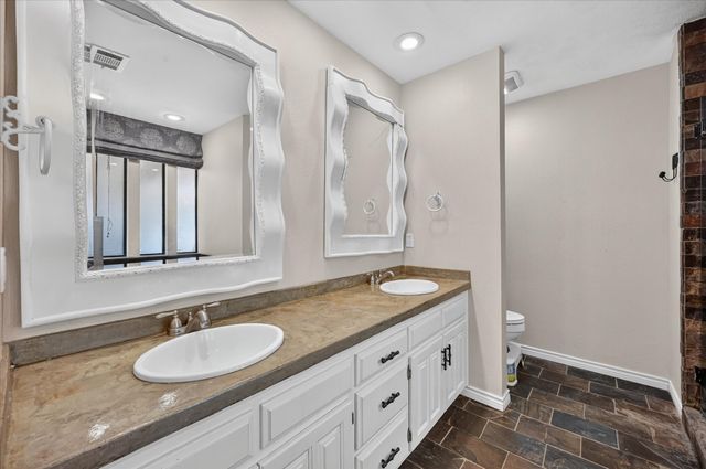 1524 High Crest Court, Irving, TX 75061