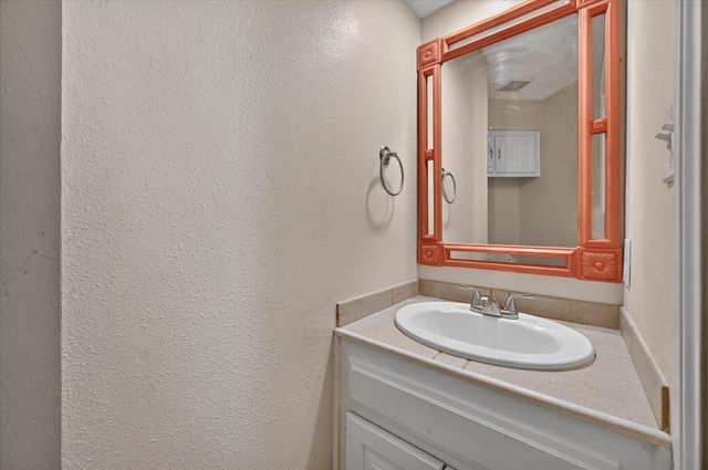 1524 High Crest Court, Irving, TX 75061