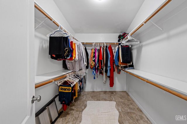 3158 Berkshire Road, Bakersfield, CA 93313