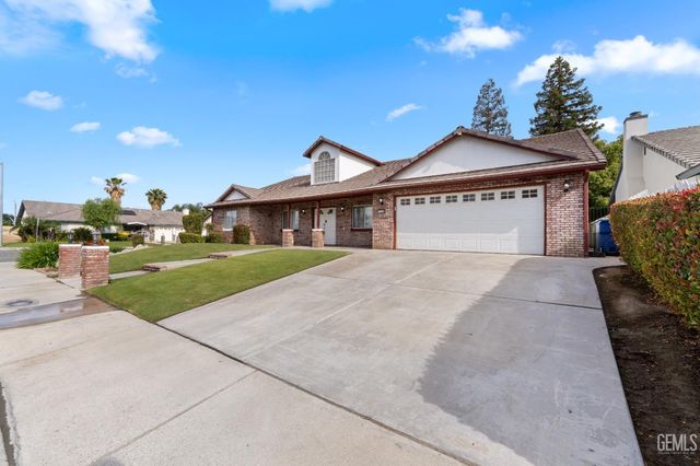 3158 Berkshire Road, Bakersfield, CA 93313