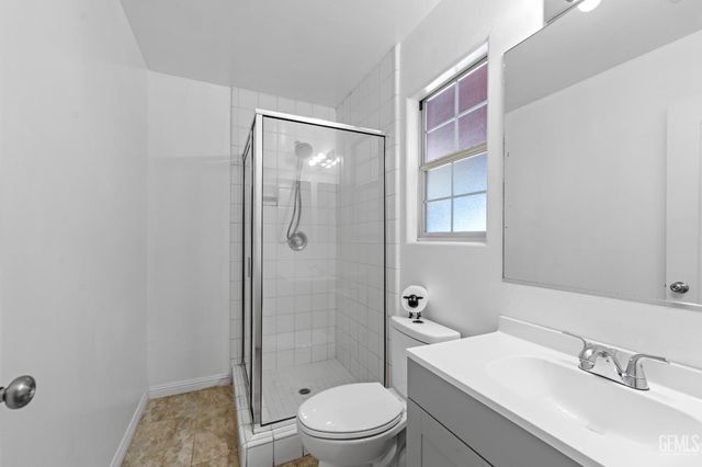 3158 Berkshire Road, Bakersfield, CA 93313