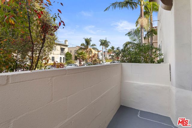 7972 Blackburn Avenue, Los Angeles, CA 90048