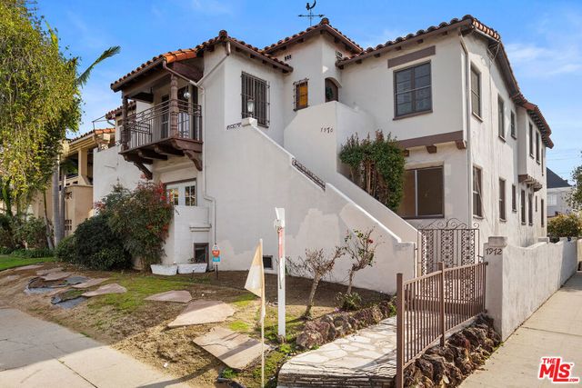 7972 Blackburn Avenue, Los Angeles, CA 90048