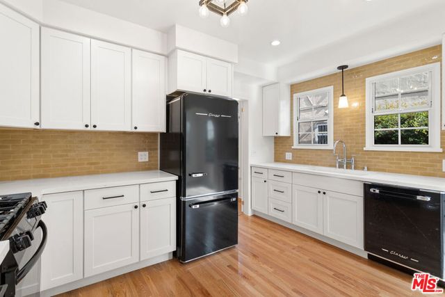 7972 Blackburn Avenue, Los Angeles, CA 90048