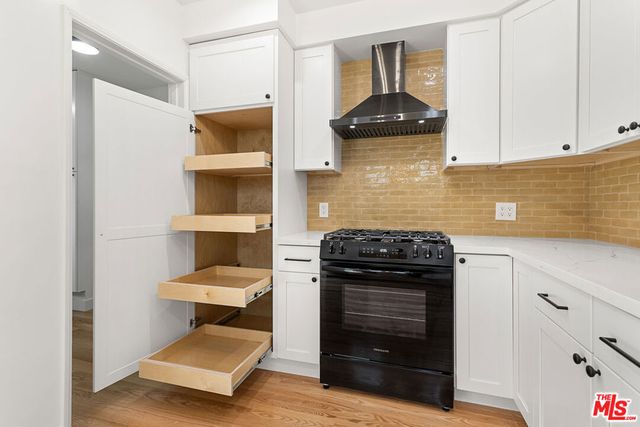 7972 Blackburn Avenue, Los Angeles, CA 90048