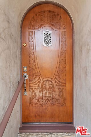 7972 Blackburn Avenue, Los Angeles, CA 90048