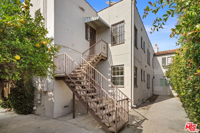7972 Blackburn Avenue, Los Angeles, CA 90048