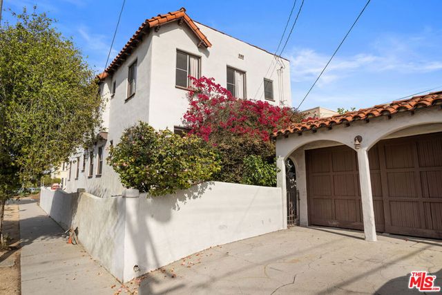 7972 Blackburn Avenue, Los Angeles, CA 90048