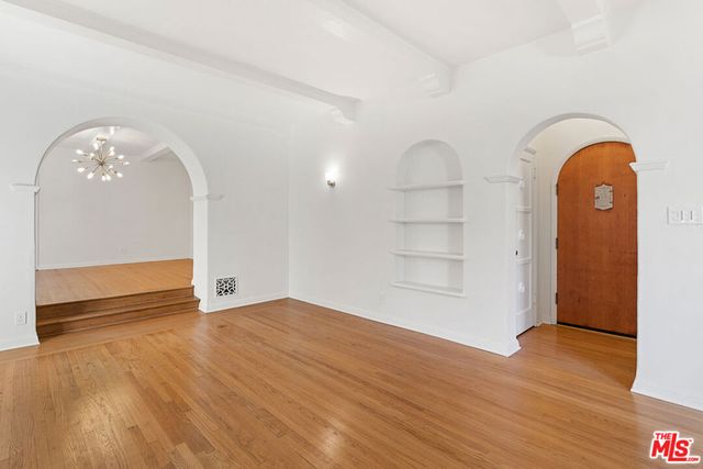 7972 Blackburn Avenue, Los Angeles, CA 90048