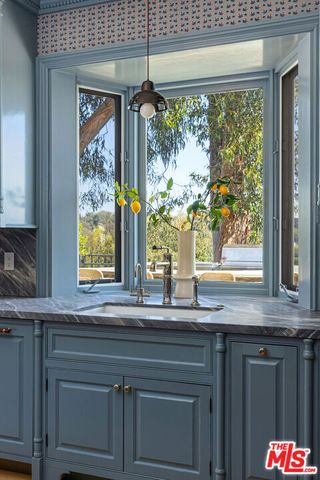 644 Amalfi Drive, Pacific Palisades, CA 90272