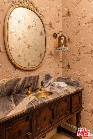 644 Amalfi Drive, Pacific Palisades, CA 90272