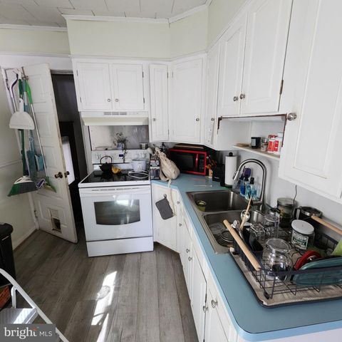 932 WAYNE AVE, York, PA 17403