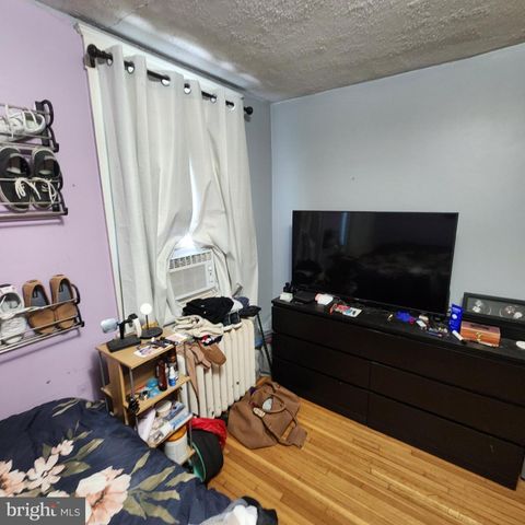 932 WAYNE AVE, York, PA 17403