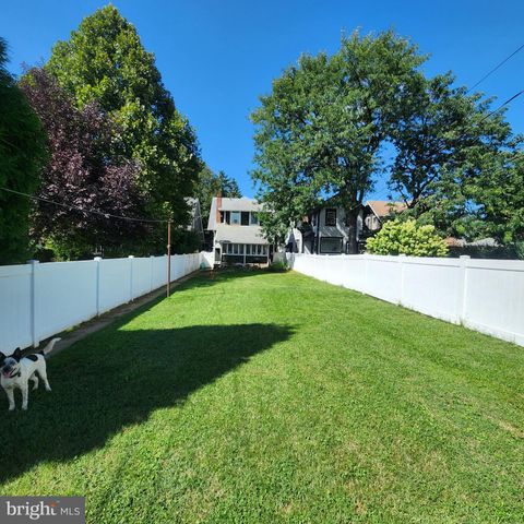932 WAYNE AVE, York, PA 17403