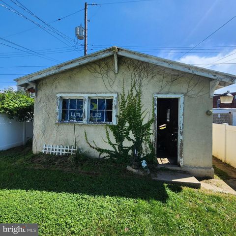 932 WAYNE AVE, York, PA 17403