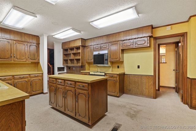 921 Crooked Oak Drive, Durant, OK 74701