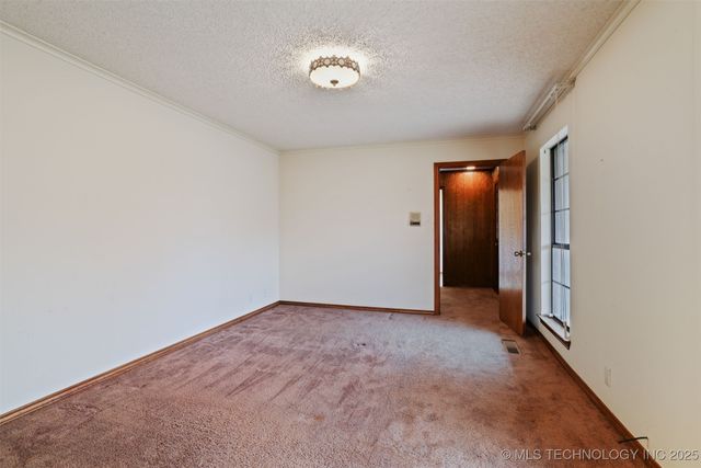 921 Crooked Oak Drive, Durant, OK 74701