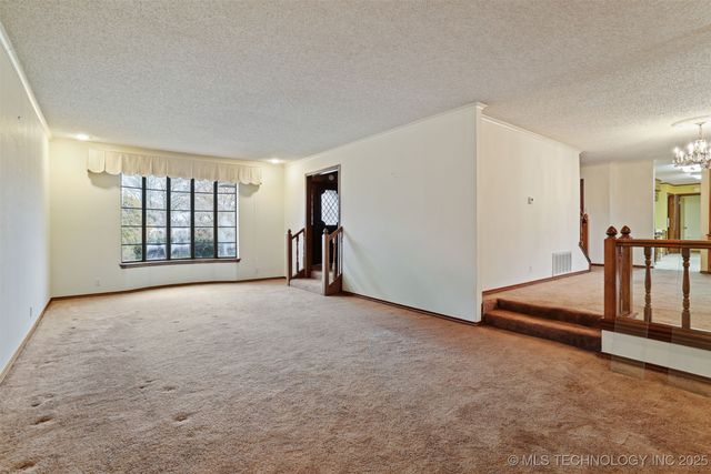 921 Crooked Oak Drive, Durant, OK 74701