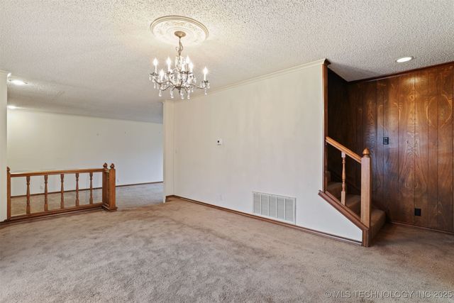 921 Crooked Oak Drive, Durant, OK 74701