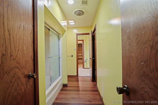 921 Crooked Oak Drive, Durant, OK 74701