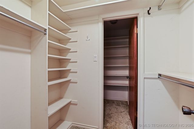 921 Crooked Oak Drive, Durant, OK 74701