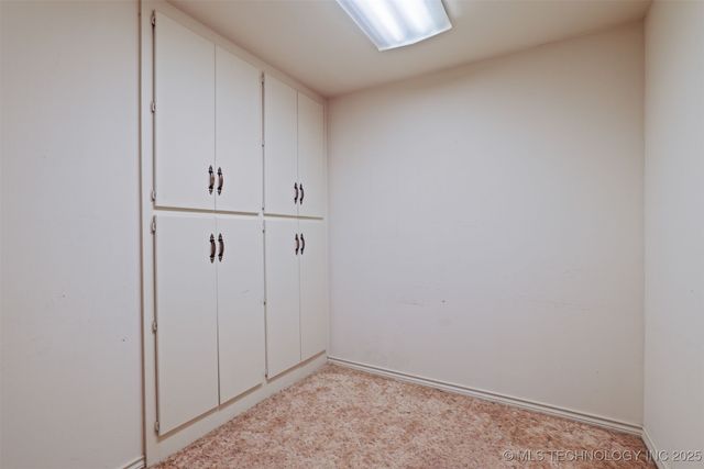 921 Crooked Oak Drive, Durant, OK 74701