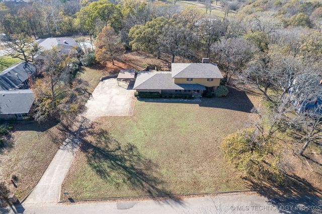 921 Crooked Oak Drive, Durant, OK 74701