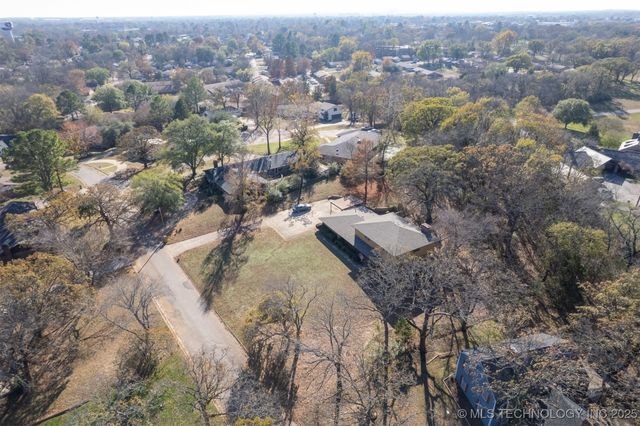 921 Crooked Oak Drive, Durant, OK 74701