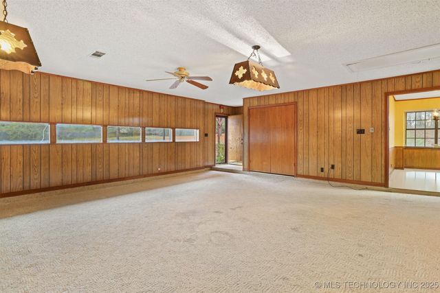 921 Crooked Oak Drive, Durant, OK 74701