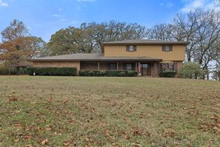 921 Crooked Oak Drive, Durant, OK 74701