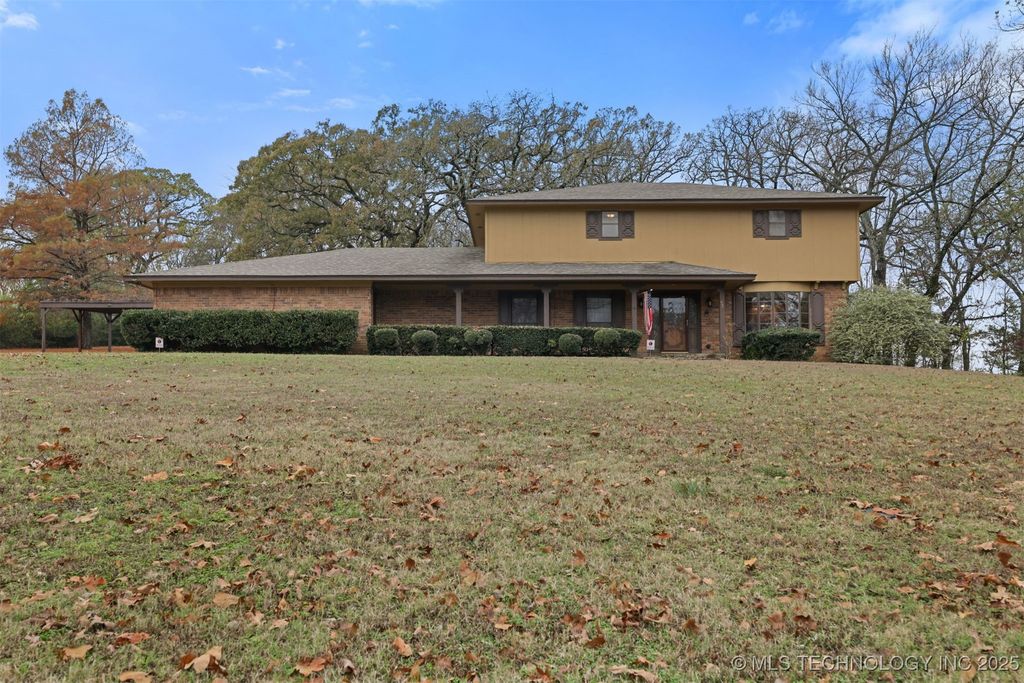 921 Crooked Oak Drive, Durant, OK 74701