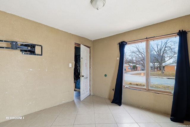 134 Rosebud, San Antonio, TX 78221