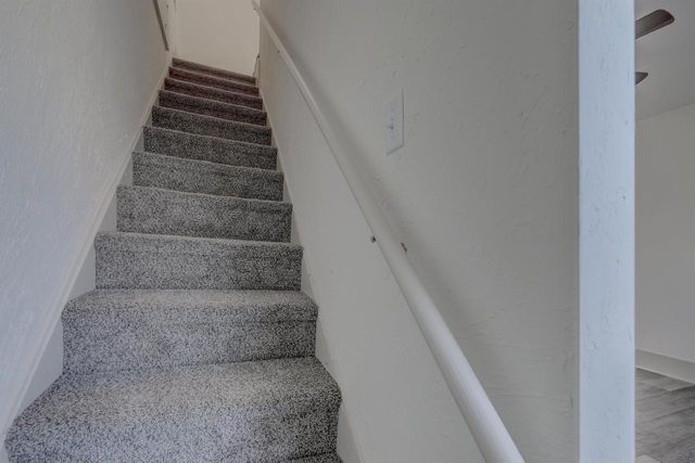 321 E PARKWAY AVENUE, Oshkosh, WI 54901