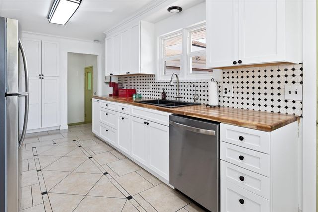 2502 N ELLA Rd, Spokane, WA 99212