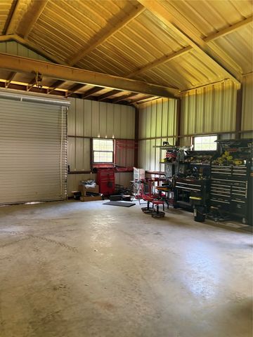 320 County Road 42560, Paris, TX 75462