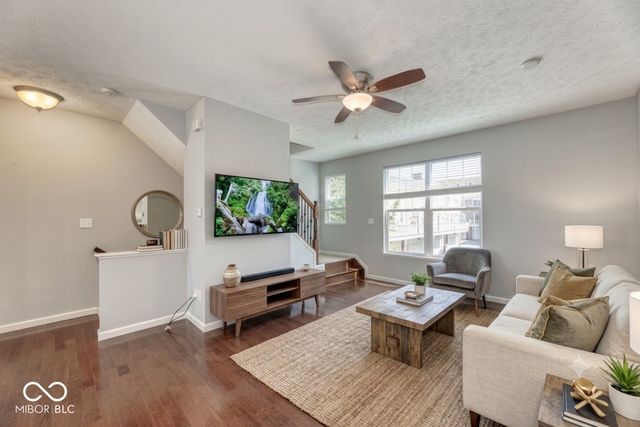 269 1st Street NW, Carmel, IN 46032