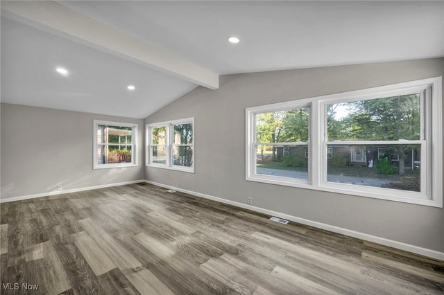 9 Sunset Drive, Lagrange, OH 44050