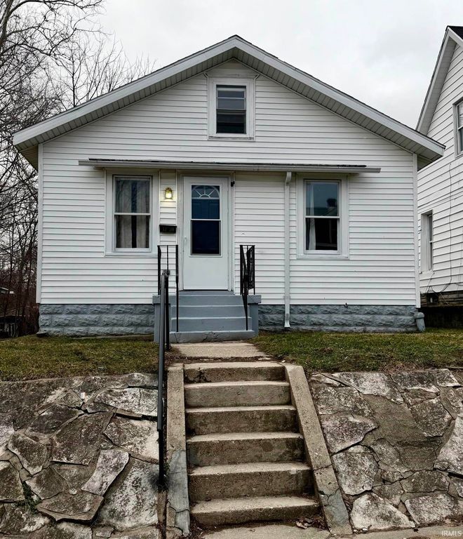 1730 Kendall Street, South Bend, IN 46613