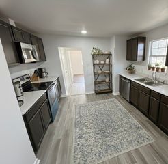 918 W 8th 3, Dallas, TX 75208