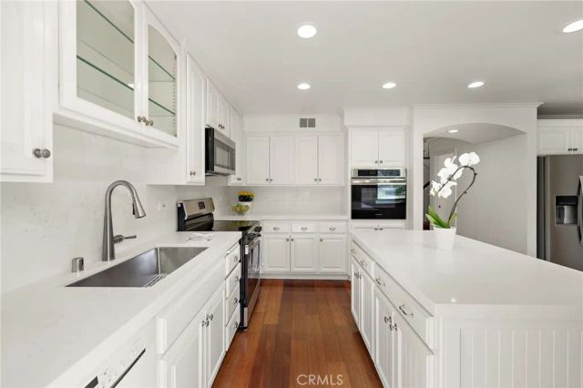 5 Morningside, Irvine, CA 92603